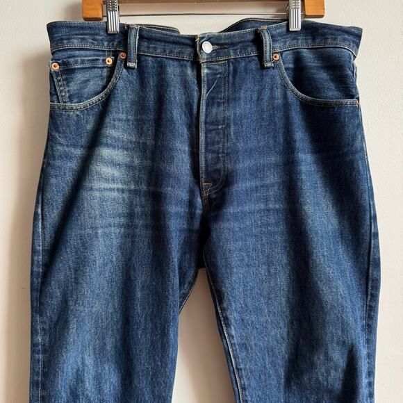 LEVIS 501's Medium Wash - Picture 2 of 6